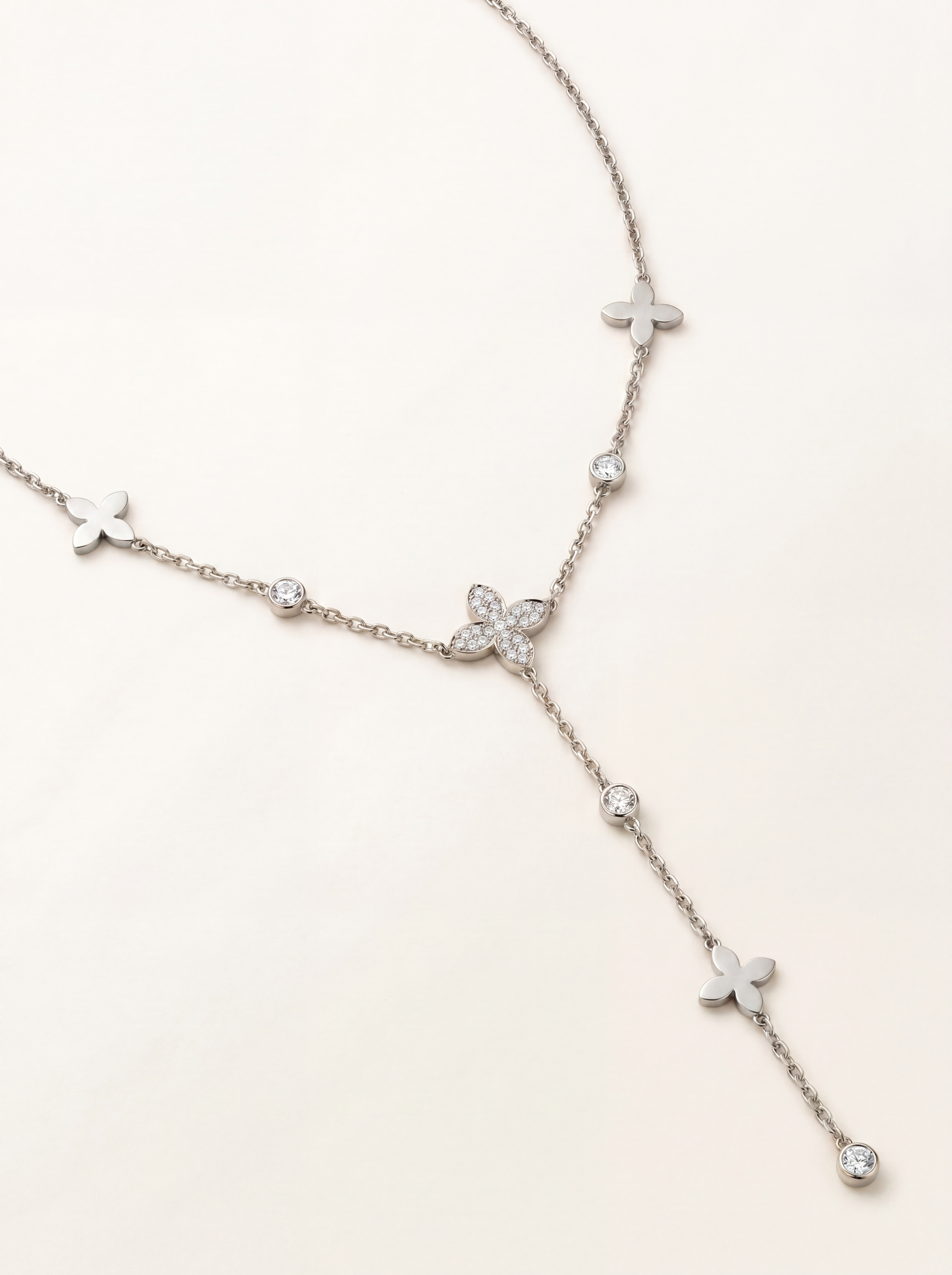 COLLIER ÉVA
