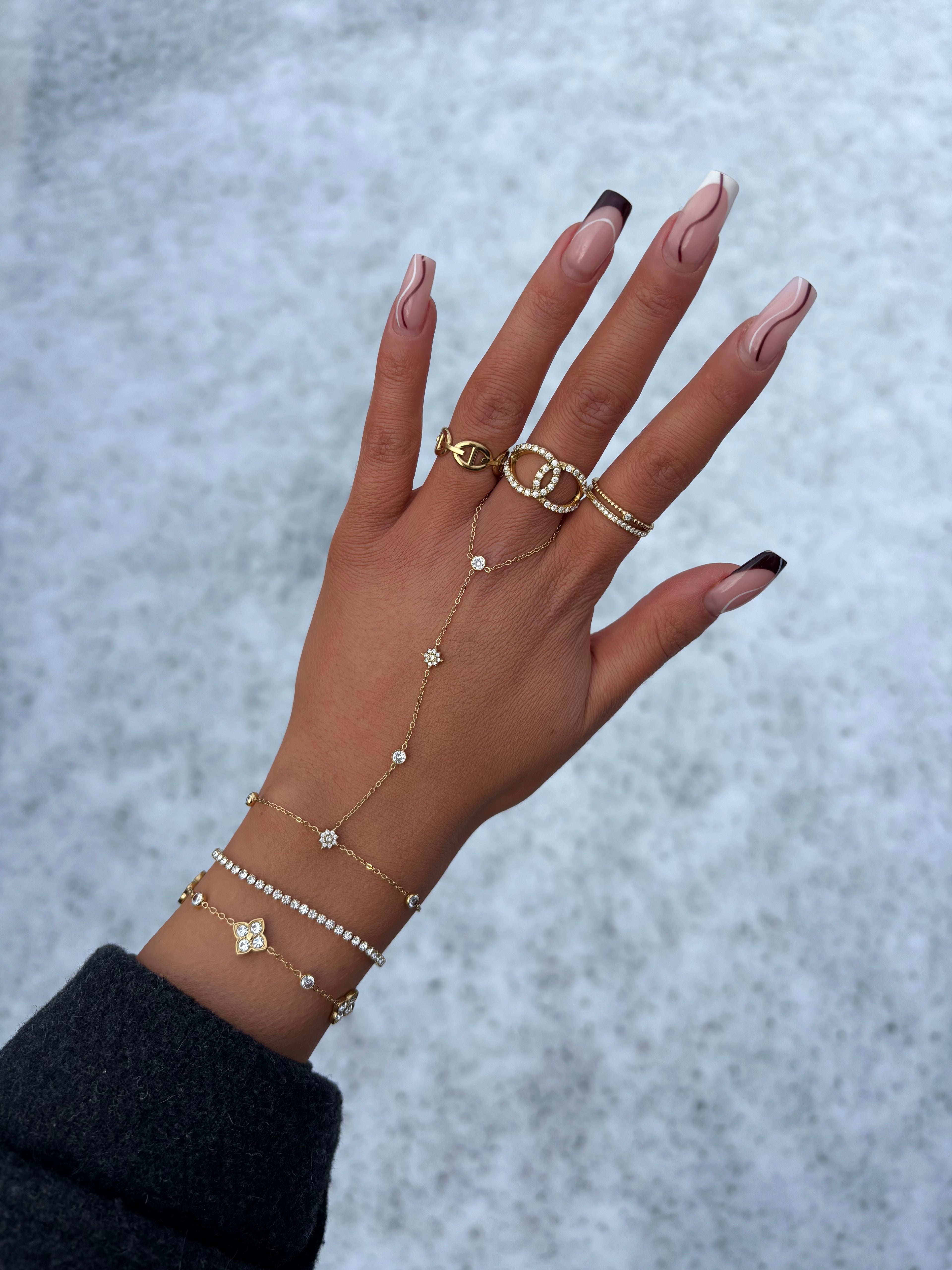 CHAÎNE DE MAIN ÉVA