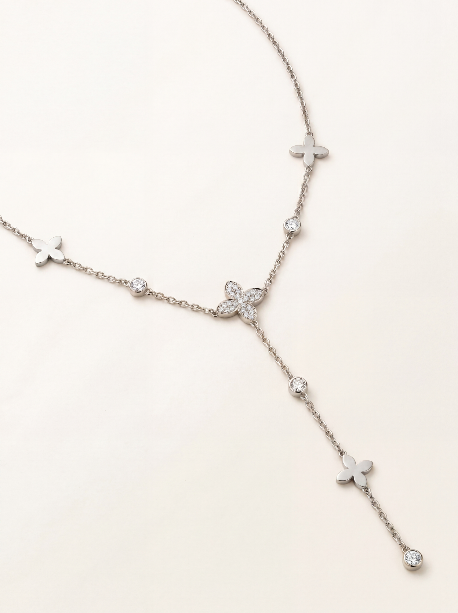COLLIER ÉVA
